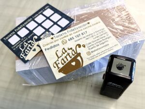 Material publicitario impreso para negocios en Valencia como carteles, folletos y tarjetas